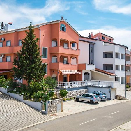 Apartments Mikanovic Crikvenica Eksteriør bilde