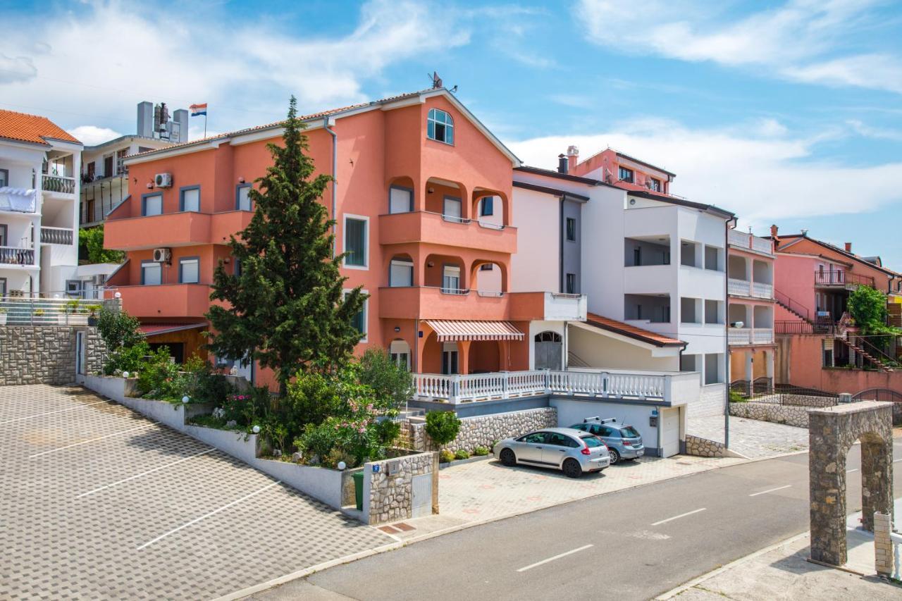 Apartments Mikanovic Crikvenica Eksteriør bilde
