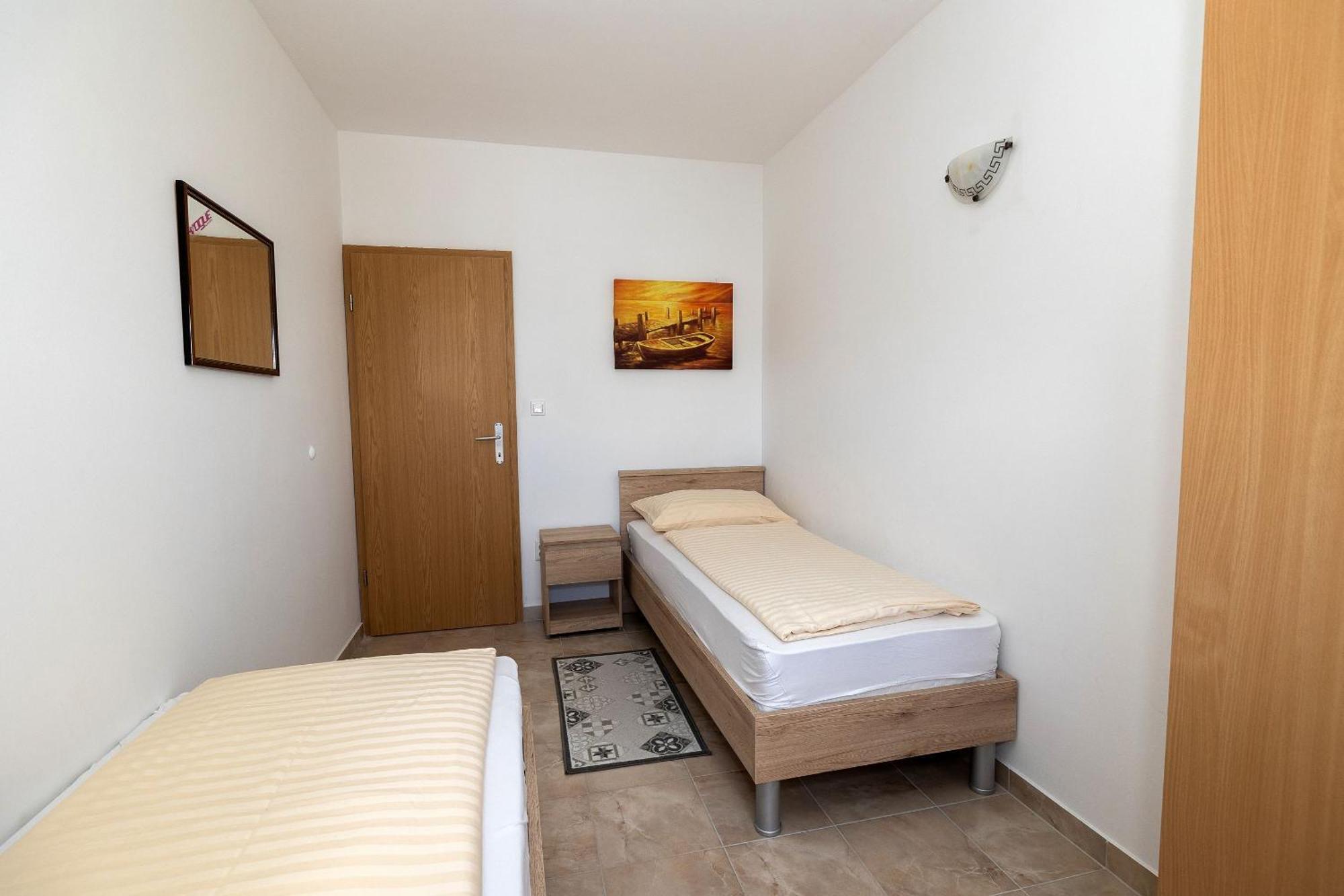 Apartments Mikanovic Crikvenica Eksteriør bilde